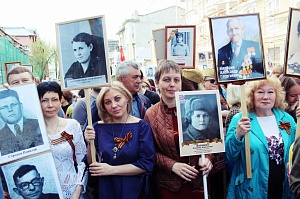 9 мая была проведена акция «Бессмертный полк, в которой приняли участие сотрудники Самарской службы крови. 9 мая была проведена акция «бессмертный полк, в которой приняли участие сотрудники самарской службы крови.